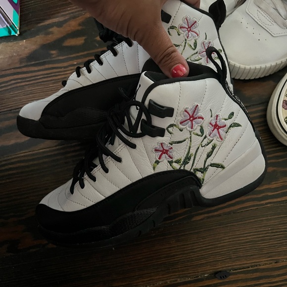 Big girl sneakers - Picture 6 of 9